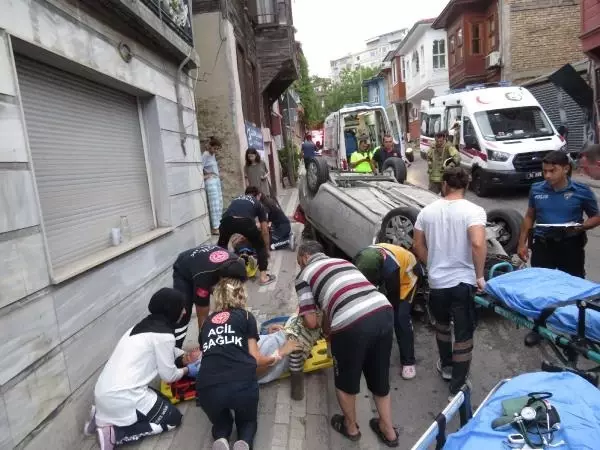 Üsküdar'da aracın takla attığı kazada can pazarı: 1'i ağır, 5 yaralı var