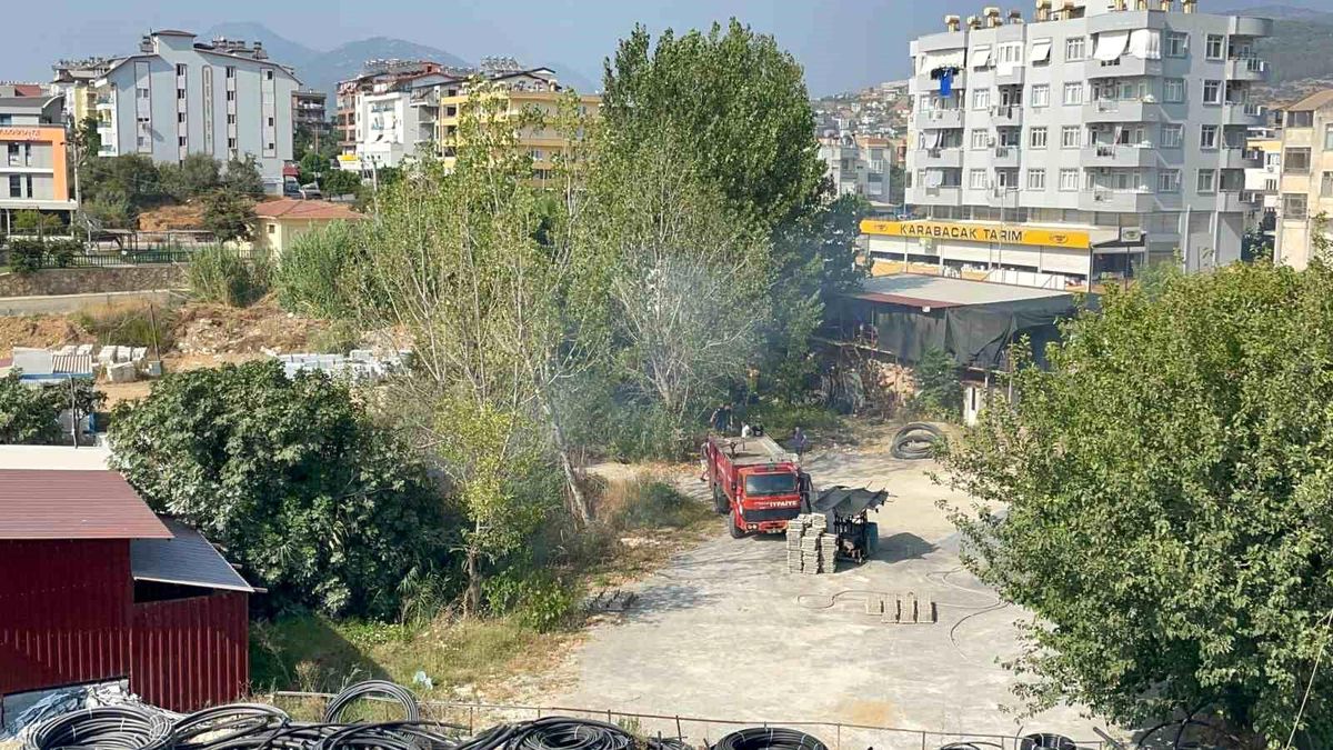 Gazipaşa\'da Atık Yakma Sonucu Yangın Çıktı