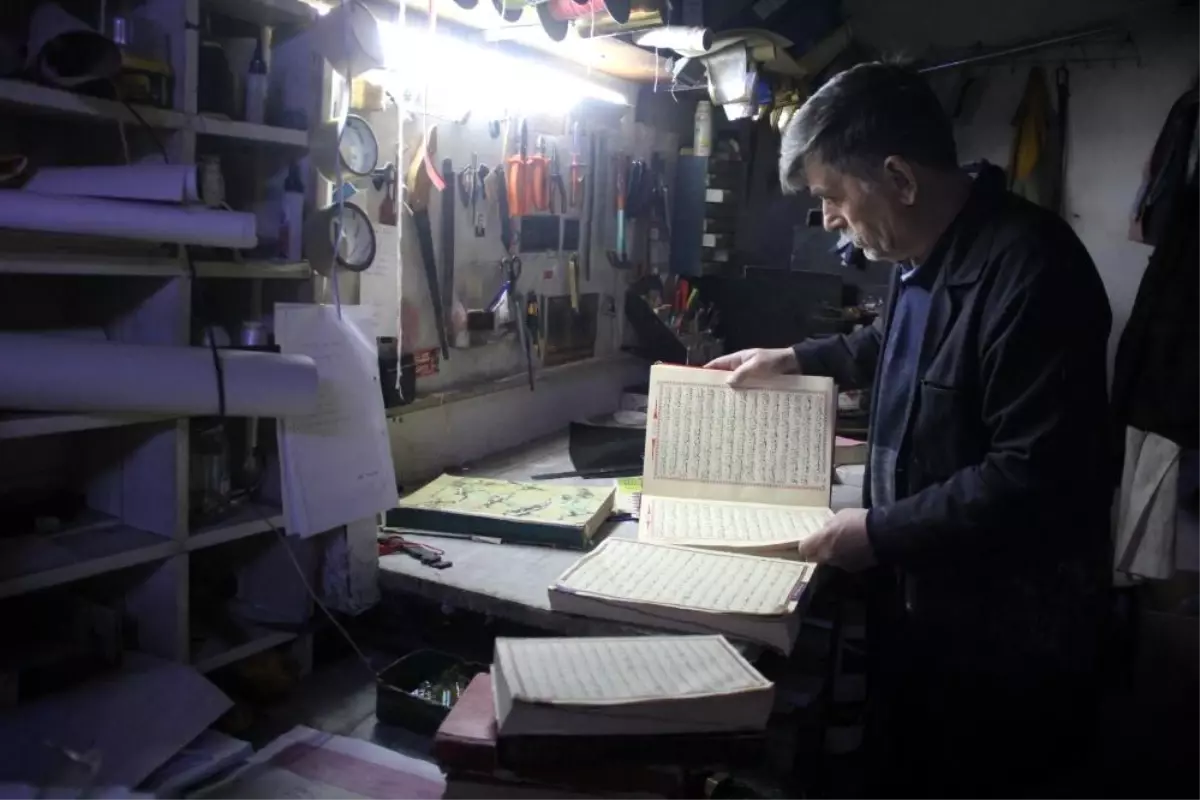 Erzincan\'da Yıpranmış Kuran-ı Kerimleri Onaran Cilt Ustası