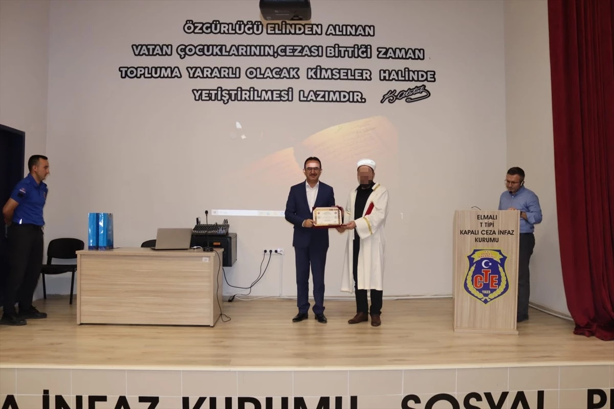 Antalya\'da 2 hükümlü cezaevinde hafızlık sertifikasını aldı