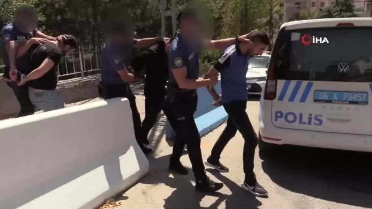 Başkentte kaza yapan aracın sürücüsünü silahla tehdit eden 3 şüpheli gözaltına alındı