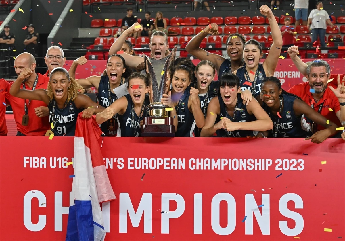 Fransa, FIBA 16 Yaş Altı Kızlar Avrupa Şampiyonası\'nda İspanya\'yı yenerek şampiyon oldu