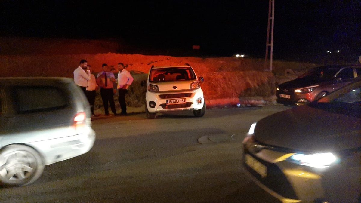 Çorum\'da otomobille hafif ticari aracın çarpışması sonucu 6 kişi yaralandı