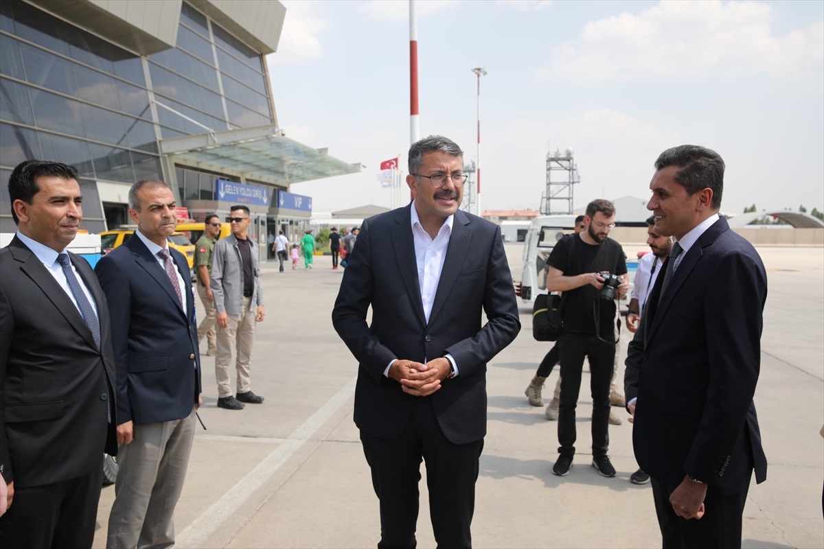 Hakkari Valiliğine atanan Ali Çelik kente geldi