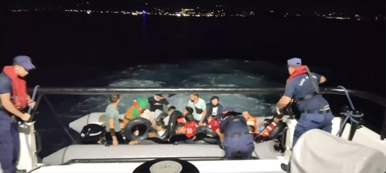 İzmir\'de 125 düzensiz göçmen kurtarıldı, 47 düzensiz göçmen yakalandı