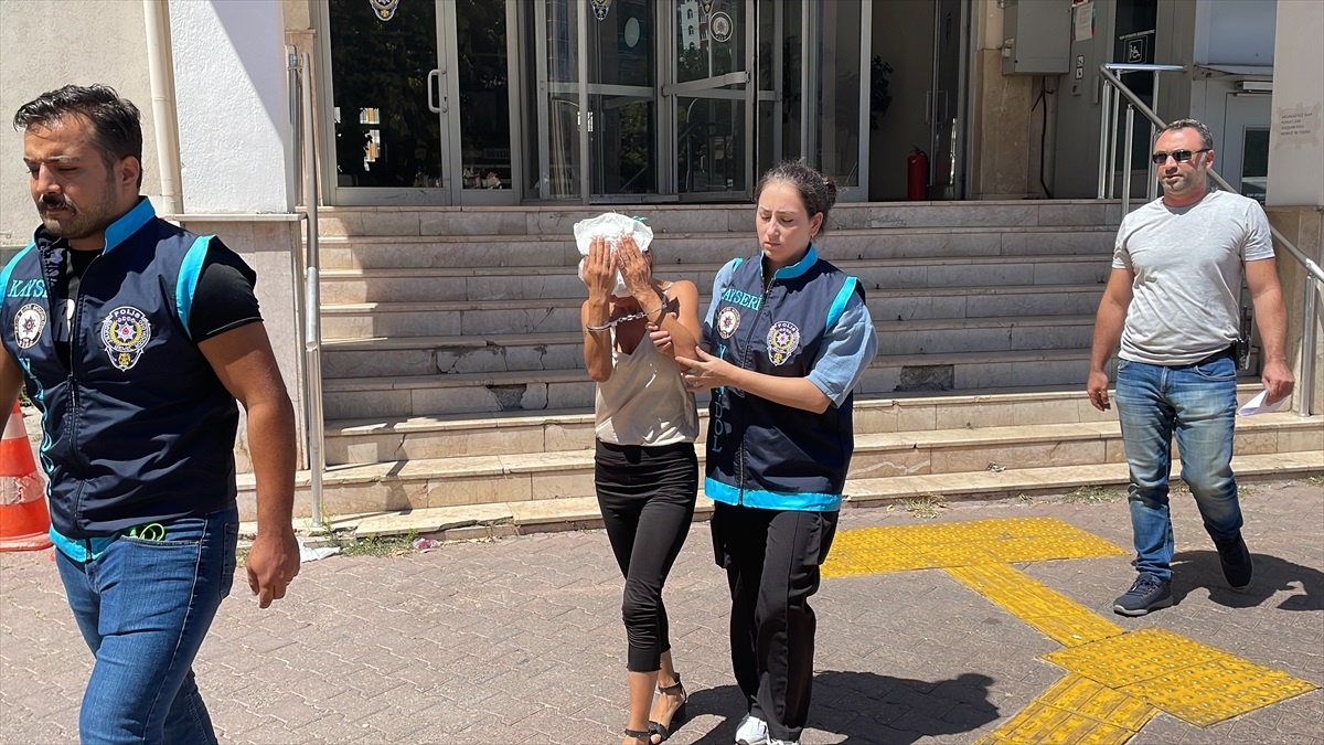 Kayseri\'de kuyumcuda sahte altın zincir bozdurmak isteyen kadın yakalandı