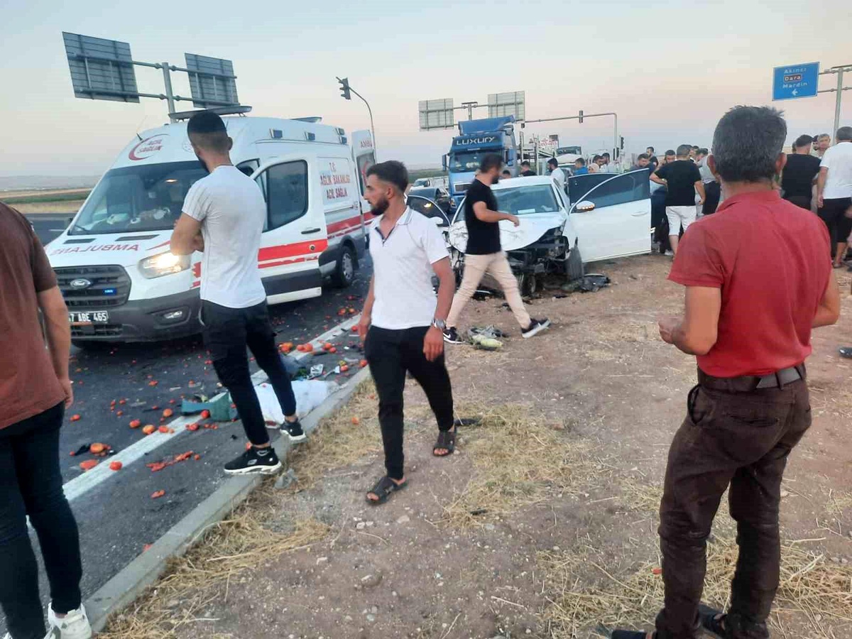 Mardin\'de trafik kazası: 1\'i ağır 10 yaralı