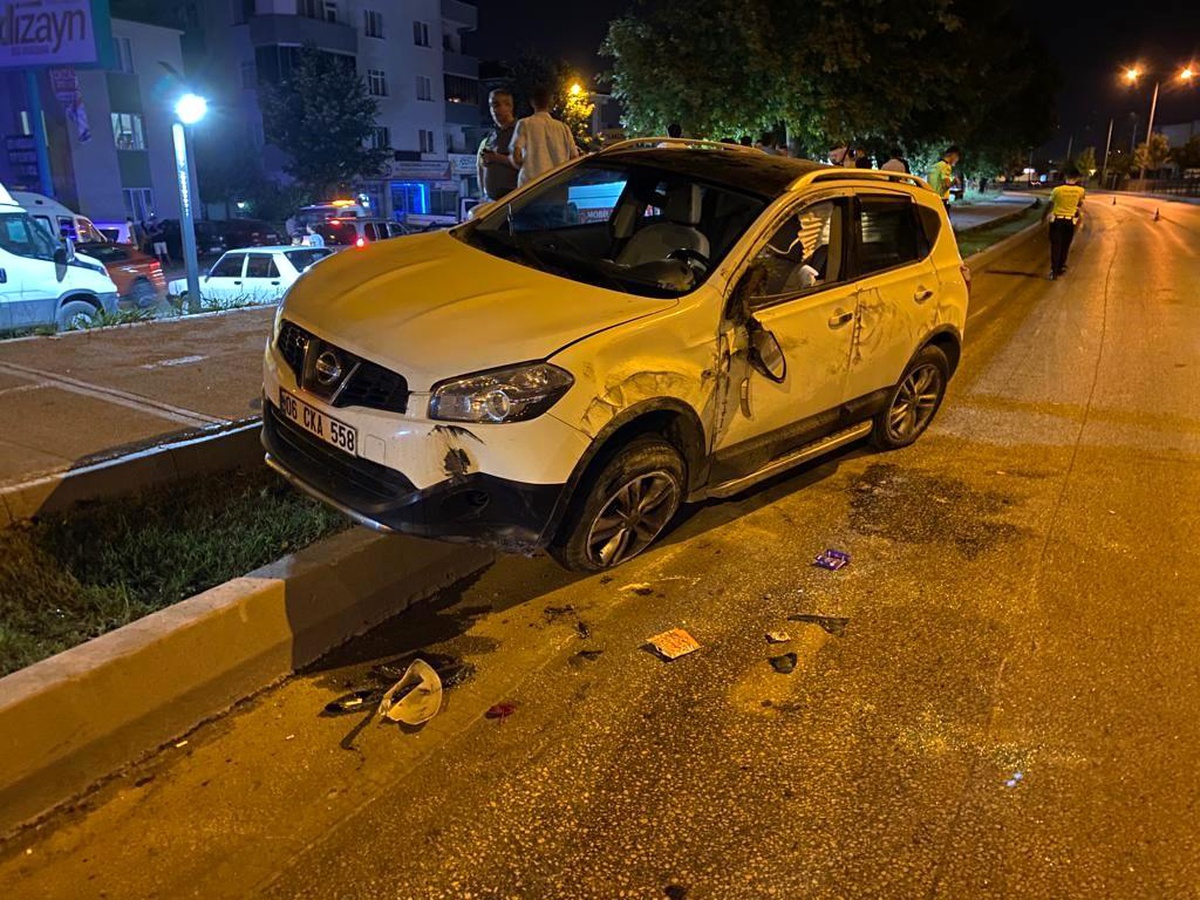 Bursa\'da otomobil ile cip çarpıştı: 1\'i çocuk 5 kişi yaralandı