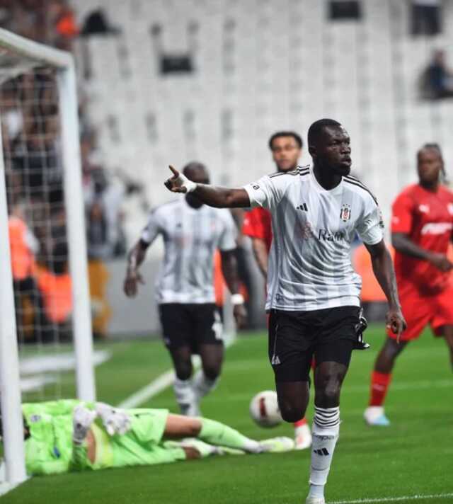 Son Dakika: Süper Lig'in 2'inci haftasında Beşiktaş, sahasında Pendikspor'la 1-1 berabere kaldı Son Dakika: Süper Lig'in 2'inci haftasında Beşiktaş, sahasında Pendikspor'la 1-1 berabere kaldı