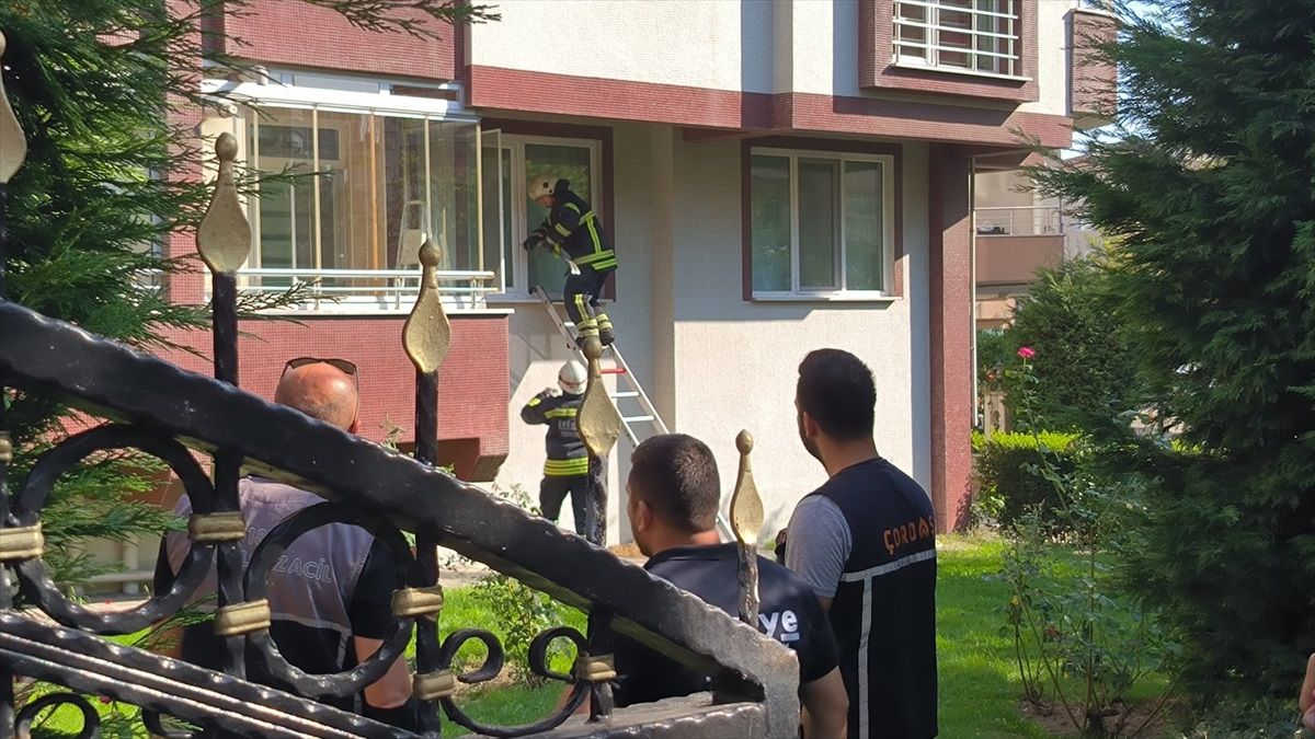 Tekirdağ\'da gaz sızıntısı şüphesiyle apartman sakinleri tahliye edildi