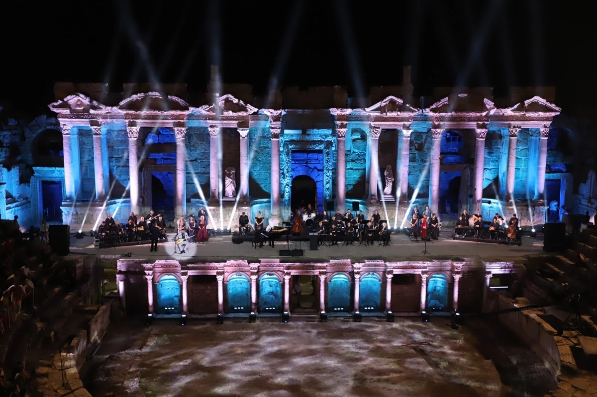 TRT Sanatçıları Pamukkale\'de Konser Verdi