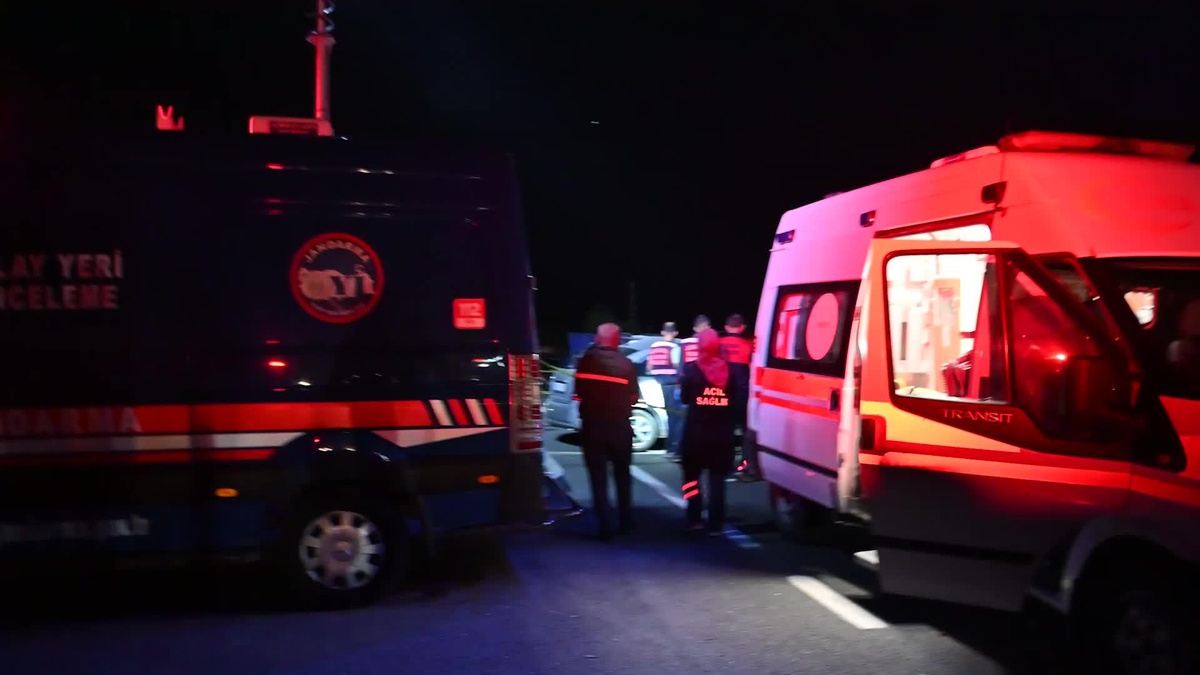 Yozgat\'ta İki Otomobil Çarpıştı: 1 Kişi Öldü, 2 Kişi de Yaralandı