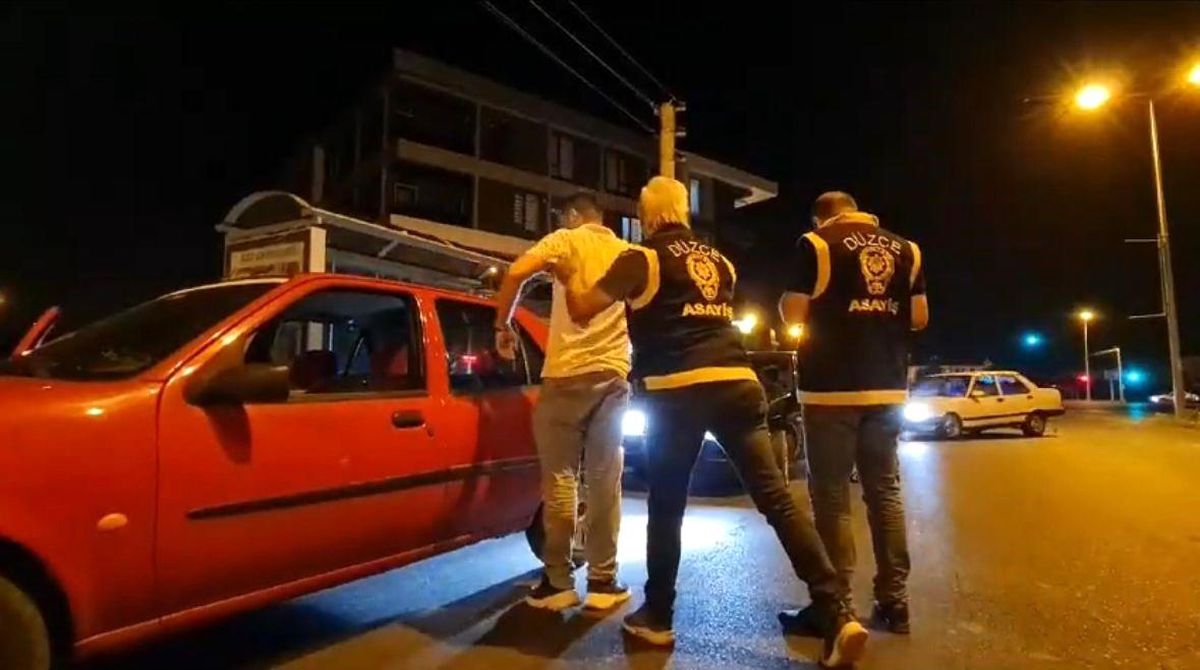 Düzce\'de 2 Saatlik Uygulamada 7 Ruhsatsız Silah Ele Geçirildi