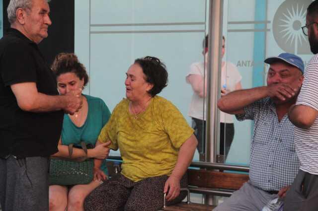 Antalya'da Boşanma Aşamasındaki Kadın, Eş Tarafından Bıçaklanarak Öldürüldü