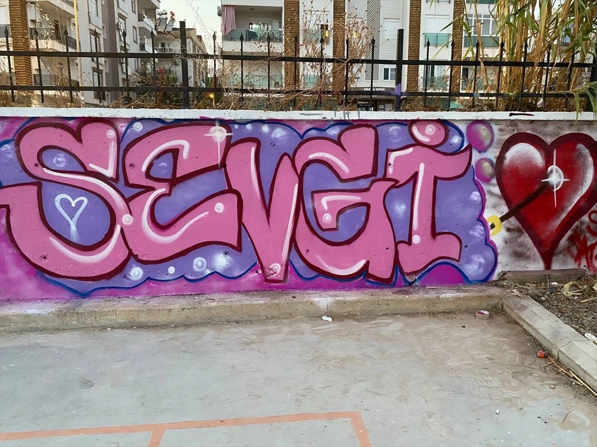 Antalya\'da Gençlerin Gözünden Gençlik ve Spor Grafiti Şenliği ve Yarışması Düzenlendi