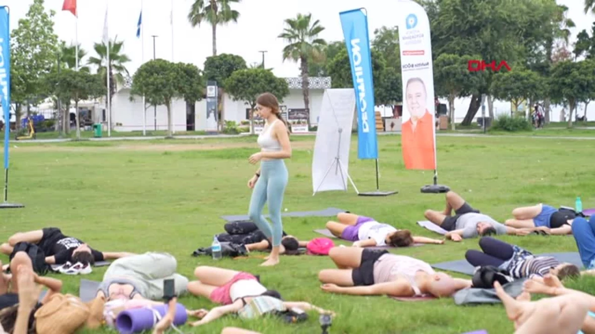 Antalya Büyükşehir Belediyesi, SUP Boarding Etkinliği ile Sporseverlere Keyifli Bir Gün Yaşattı