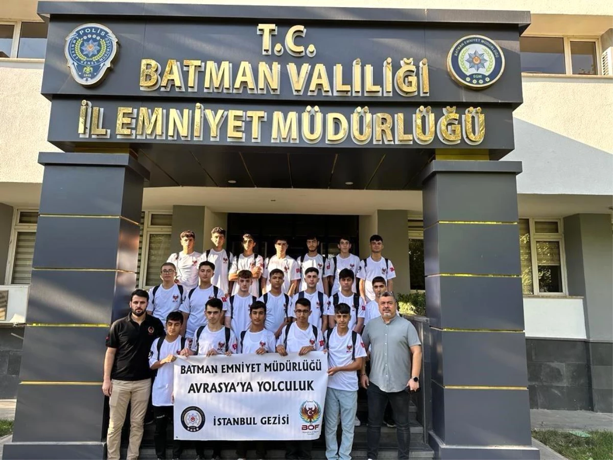 Batman\'da 20 genç İstanbul gezisiyle ödüllendirildi