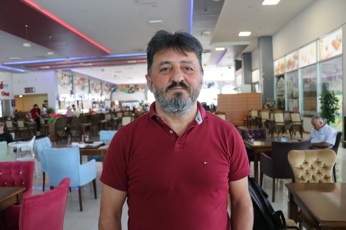 Denizli\'de dinlenme tesisinde çıkan kavga güvenlik kameralarına yansıdı