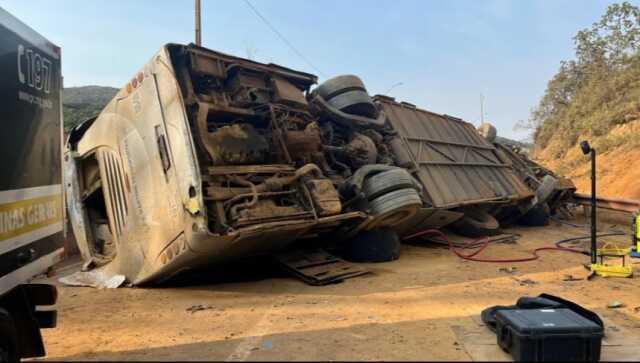 Deplasmandan dönen taraftarları taşıyan otobüs kaza yaptı: Yedi taraftar öldü, 27 taraftar yaralandı