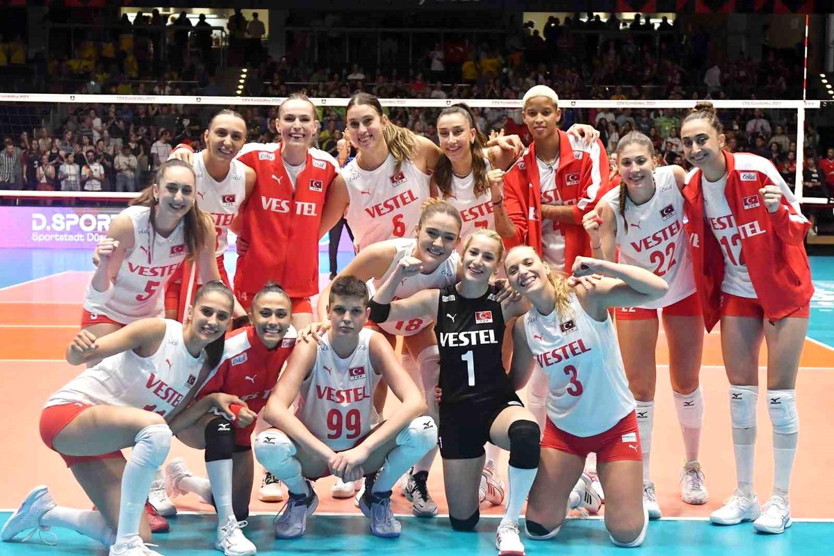 A Milli Kadın Voleybol Takımı, Çekya\'yı mağlup ederek 3\'te 3 yaptı