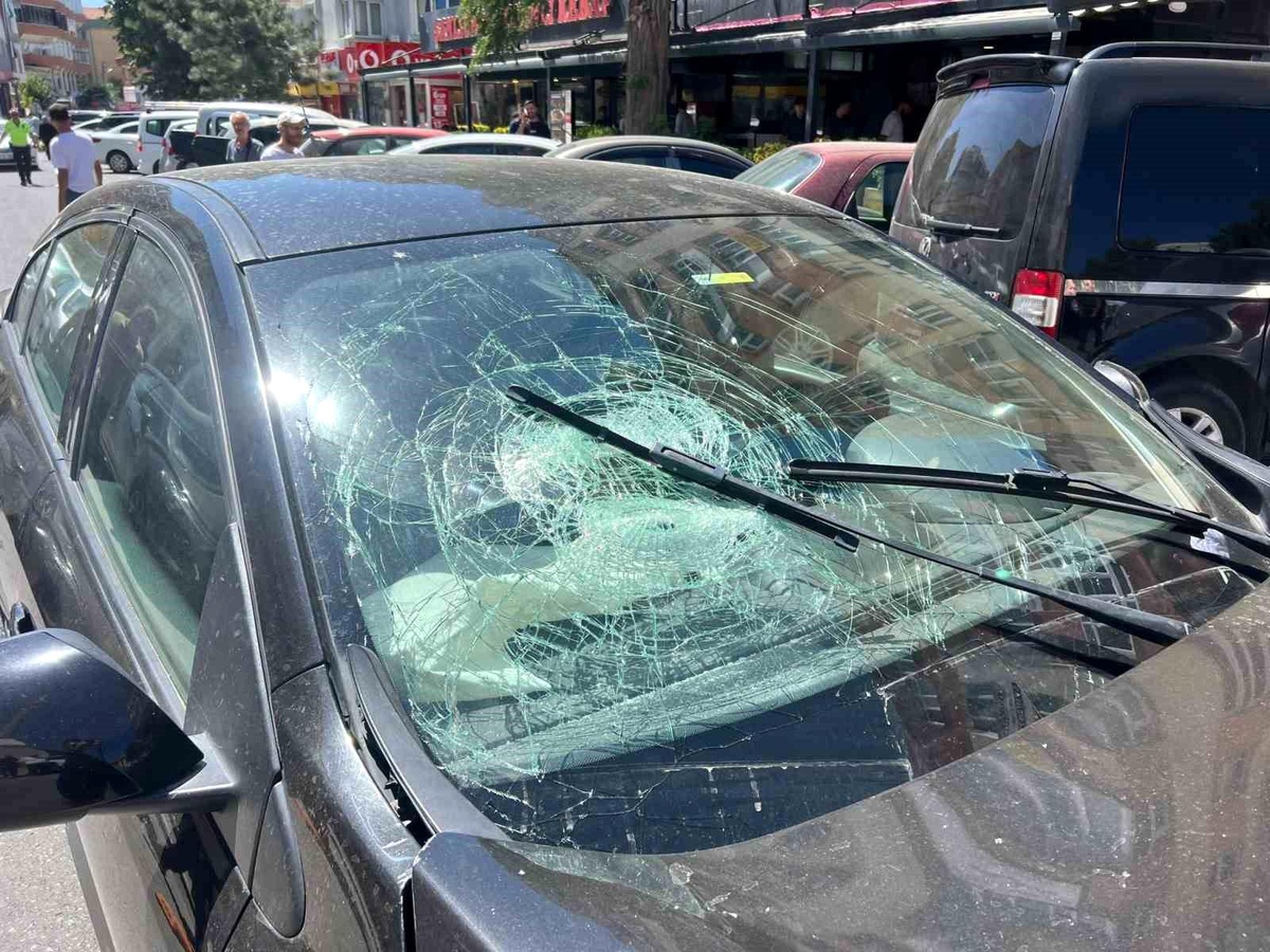 Tekirdağ\'da Zincirleme Kaza: 6 Otomobil ve 1 Motosiklet Çarpıştı, 3 Kişi Yaralandı