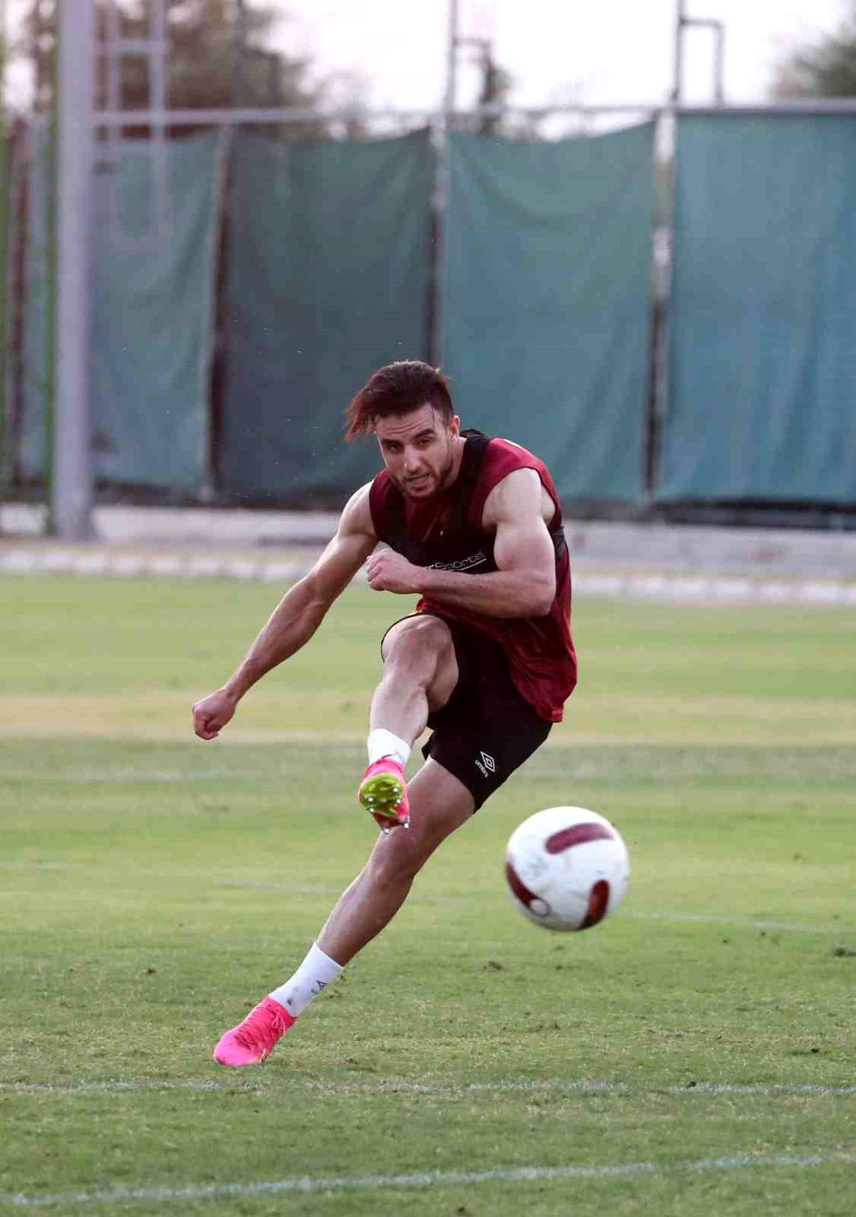 Göztepe\'nin yeni transferi Billal Messaoudi, Ümraniyespor maçında gösterdiği performansla teknik heyeti ve taraftarı mutlu etti