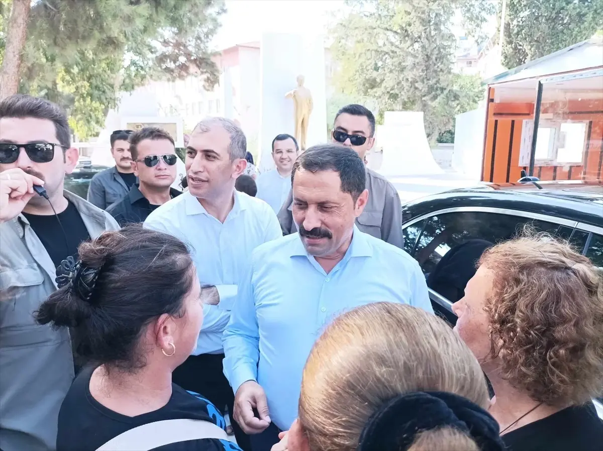 Hatay Valisi Masatlı, Samandağ\'da esnafı ziyaret etti