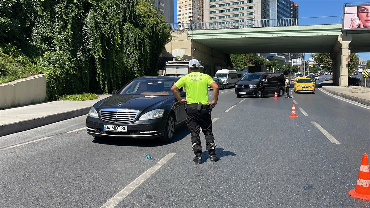Şişli\'de Dron Destekli Kırmızı Işık İhlali Denetimi
