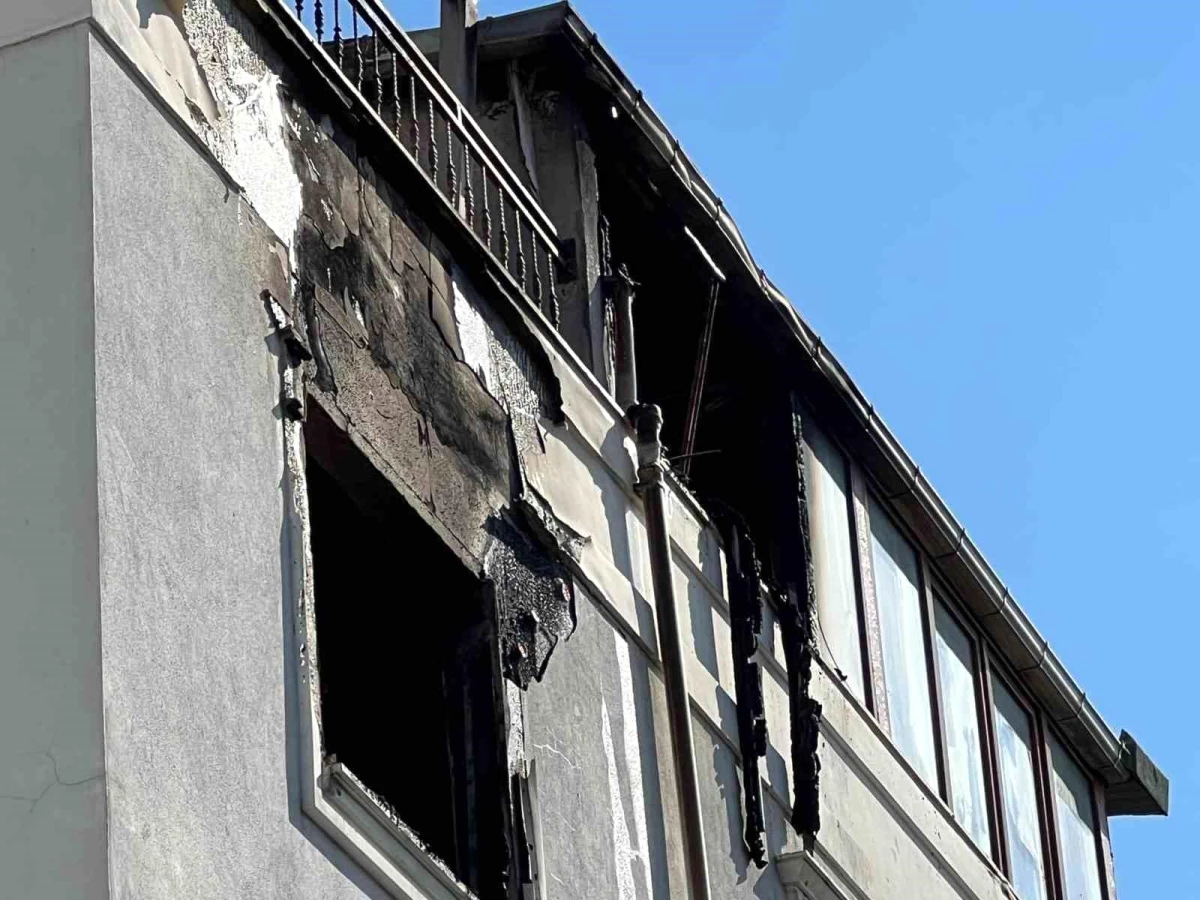 İstanbul Büyükşehir Belediyesi\'nde Daire Başkanı Cemil Arslan\'ın Evinde Yangın: Eşi Hayatını Kaybetti
