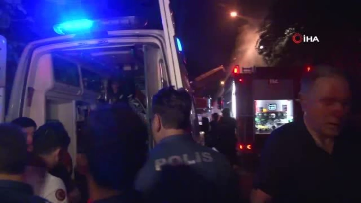 Kadıköy\'de yangında can pazarı: Korkuluklardan düşen kadın öldü, eşi yaralandı