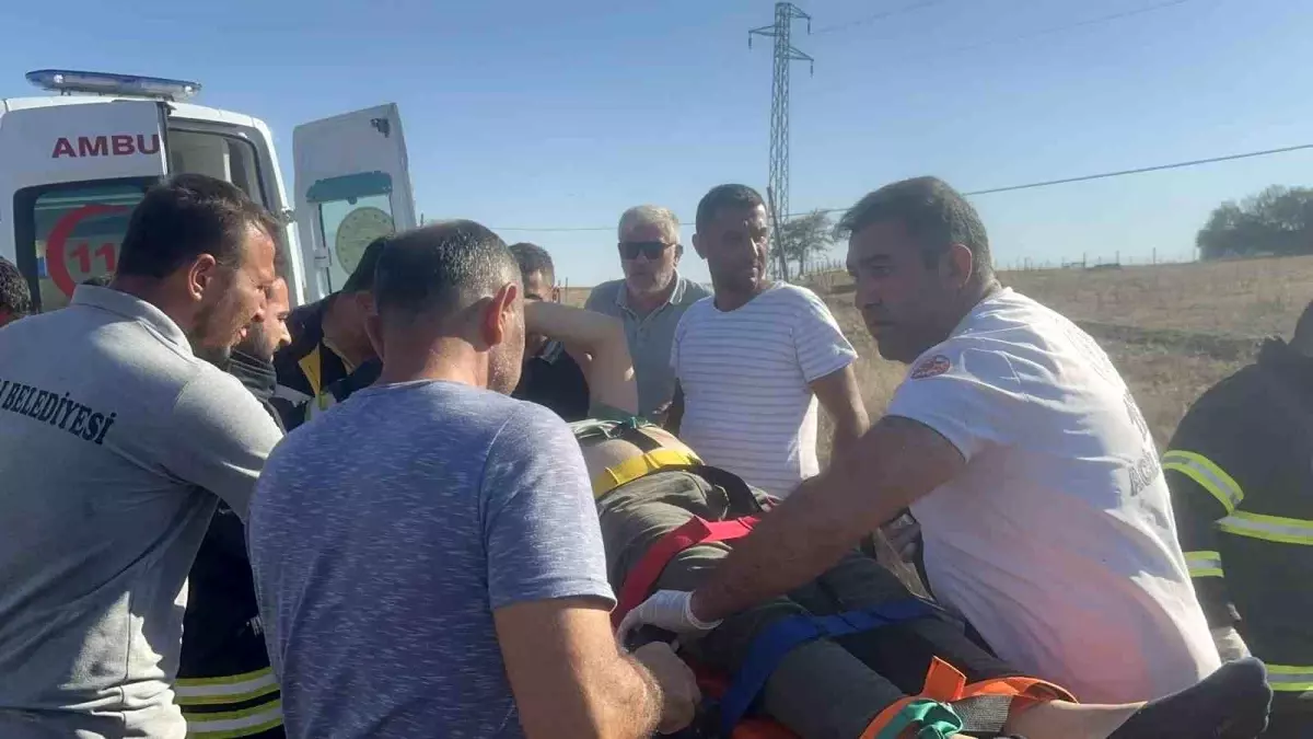 Tekirdağ\'da Kamyon Devrildi: Sürücü Kurtarıldı