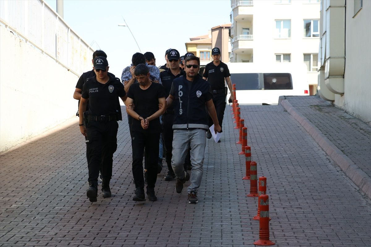 Kayseri\'de Uyuşturucu Operasyonu: 7 Zanlı Gözaltına Alındı