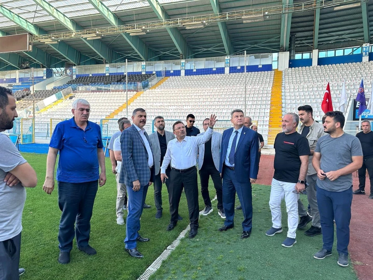 Erzurumspor\'un Stadyumunda Tadilat Çalışmaları Devam Ediyor