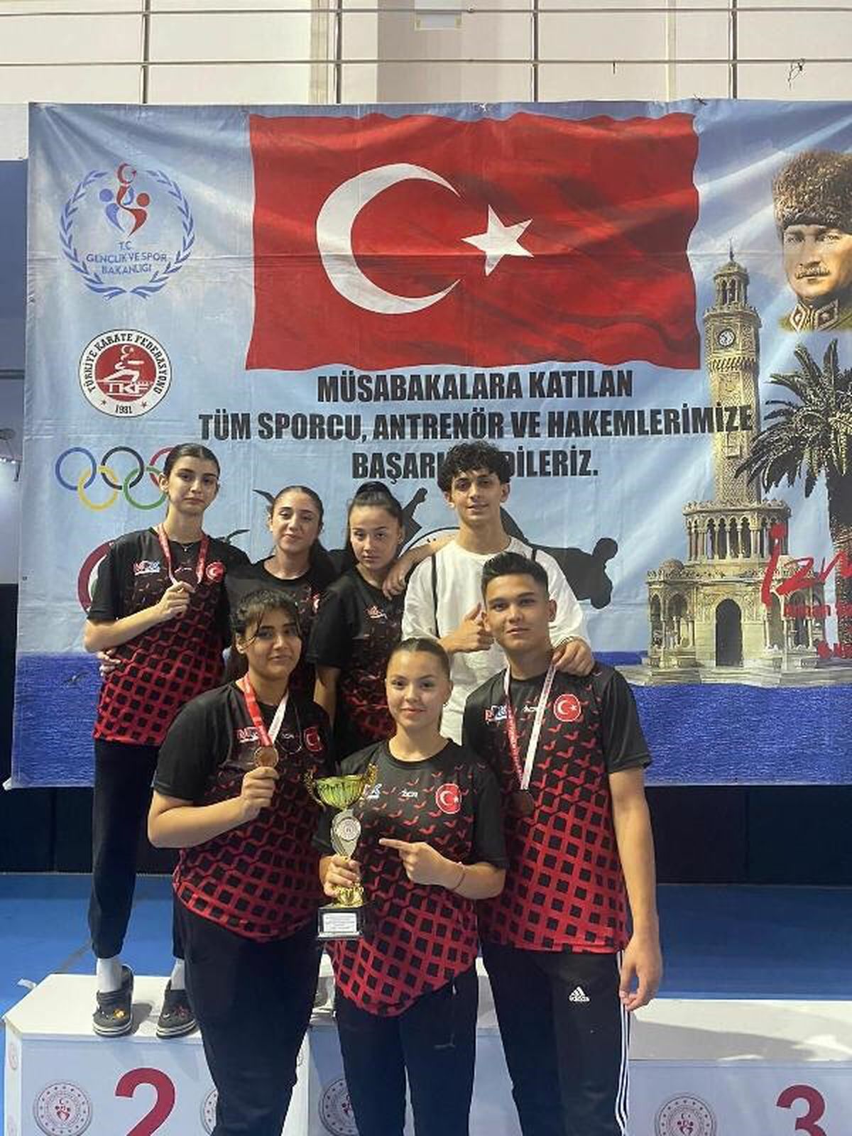 Manisa Büyükşehir Belediyespor Karate Takımı 30 Ağustos Zafer Bayramı İllerarası Karate Turnuvası\'nda başarılı oldu