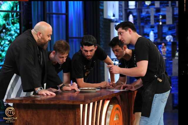 MasterChef All Star'da yarışmaya veda eden isim Rıfat oldu MasterChef All Star'da yarışmaya veda eden isim Rıfat oldu