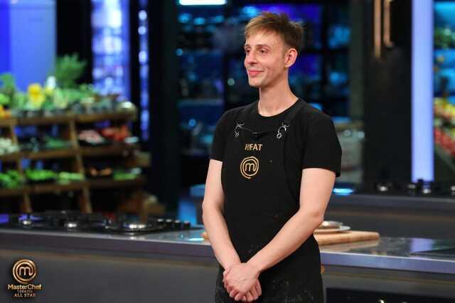 MasterChef All Star'da yarışmaya veda eden isim Rıfat oldu MasterChef All Star'da yarışmaya veda eden isim Rıfat oldu