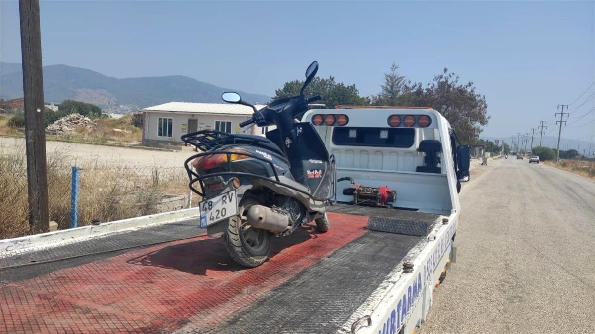 Fethiye\'de motosiklette yatar halde seyreden sürücüye 19 bin 310 lira ceza
