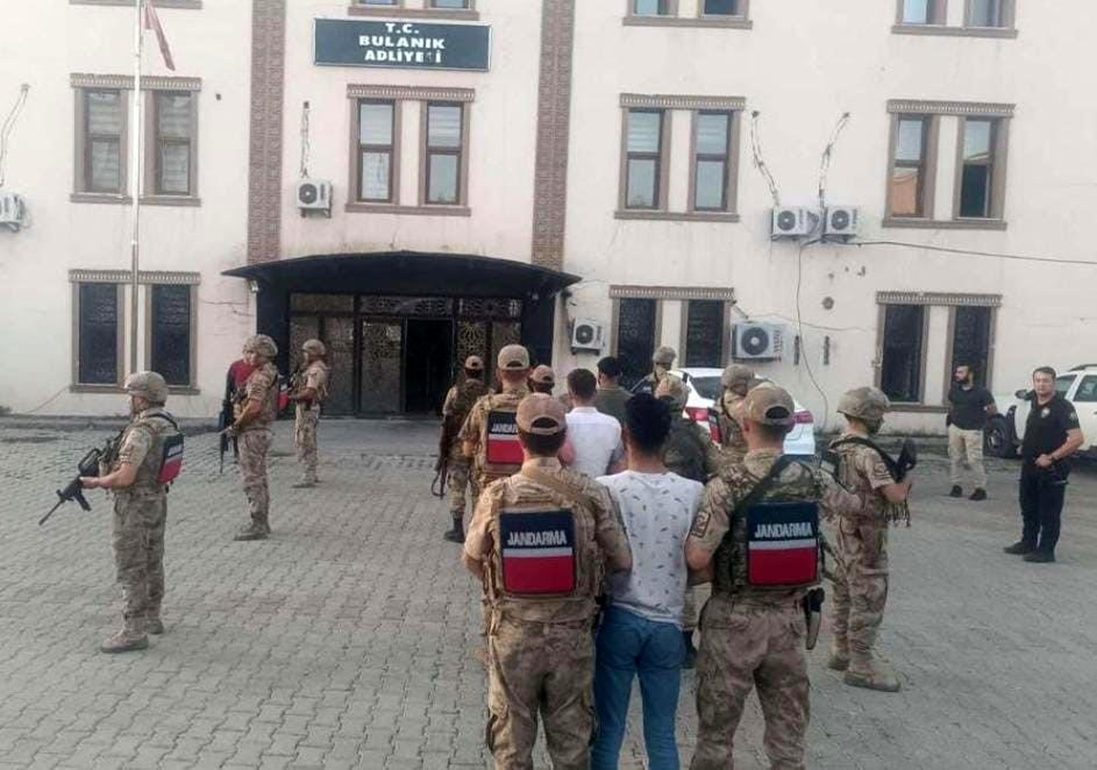 Muş\'ta çıkan silahlı kavga sonucu 4 zanlı tutuklandı