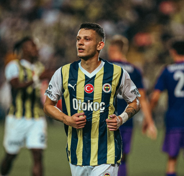 Son Dakika: Süper Lig'in 2. haftasında Fenerbahçe deplasmanda Samsunspor'u 2-0 mağlup etti.