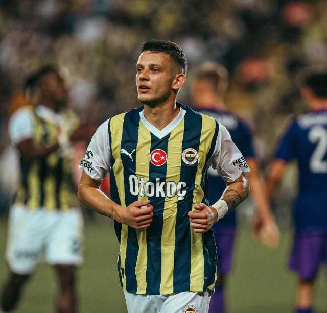 Son Dakika: Süper Lig'in 2. haftasında Fenerbahçe deplasmanda Samsunspor'u 2-0 mağlup etti. Son Dakika: Süper Lig'in 2. haftasında Fenerbahçe deplasmanda Samsunspor'u 2-0 mağlup etti.