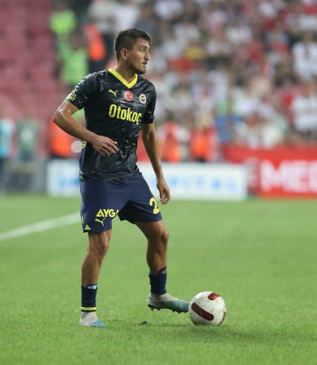 Son Dakika: Süper Lig'in 2. haftasında Fenerbahçe deplasmanda Samsunspor'u 2-0 mağlup etti. Son Dakika: Süper Lig'in 2. haftasında Fenerbahçe deplasmanda Samsunspor'u 2-0 mağlup etti.
