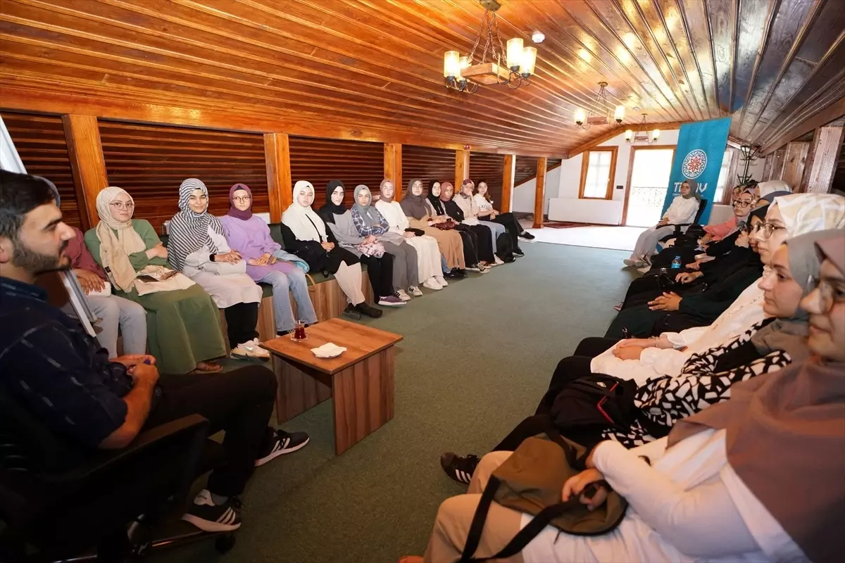 TİMAV, Yüksek Başarı Gösteren İmam Hatip Liselileri Üniversite Hayatına Hazırlıyor
