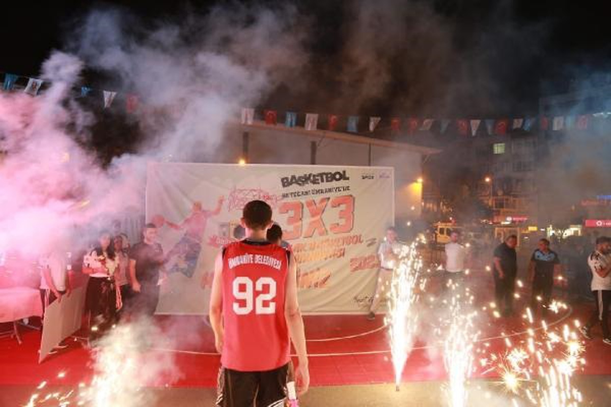 Ümraniye Belediyesi 3x3 Sokak Basketbol Turnuvası\'nda Şampiyonlar Belli Oldu