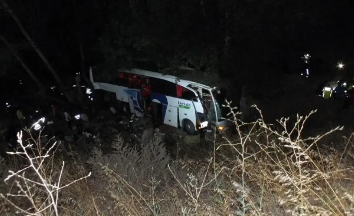 Yozgat'ta yolcu otobüsü şarampole devrildi: 12 ölü, 19 yaralı (2)- Yeniden