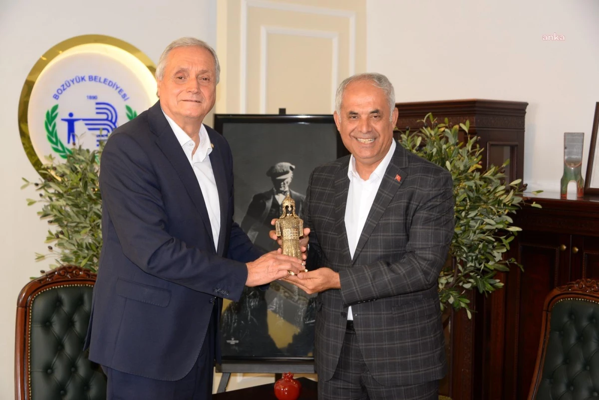 Bozüyük Belediye Başkanı Mehmet Talat Bakkalcıoğlu, Bayırköy Belediye Başkanı Mustafa Yaman ile bir araya geldi