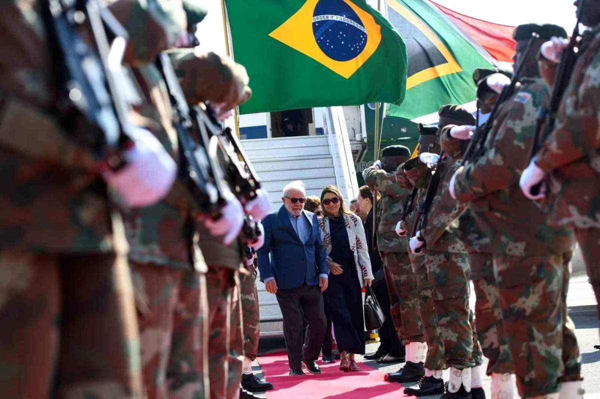 BRICS Liderler Zirvesi Güney Afrika\'da Başlıyor
