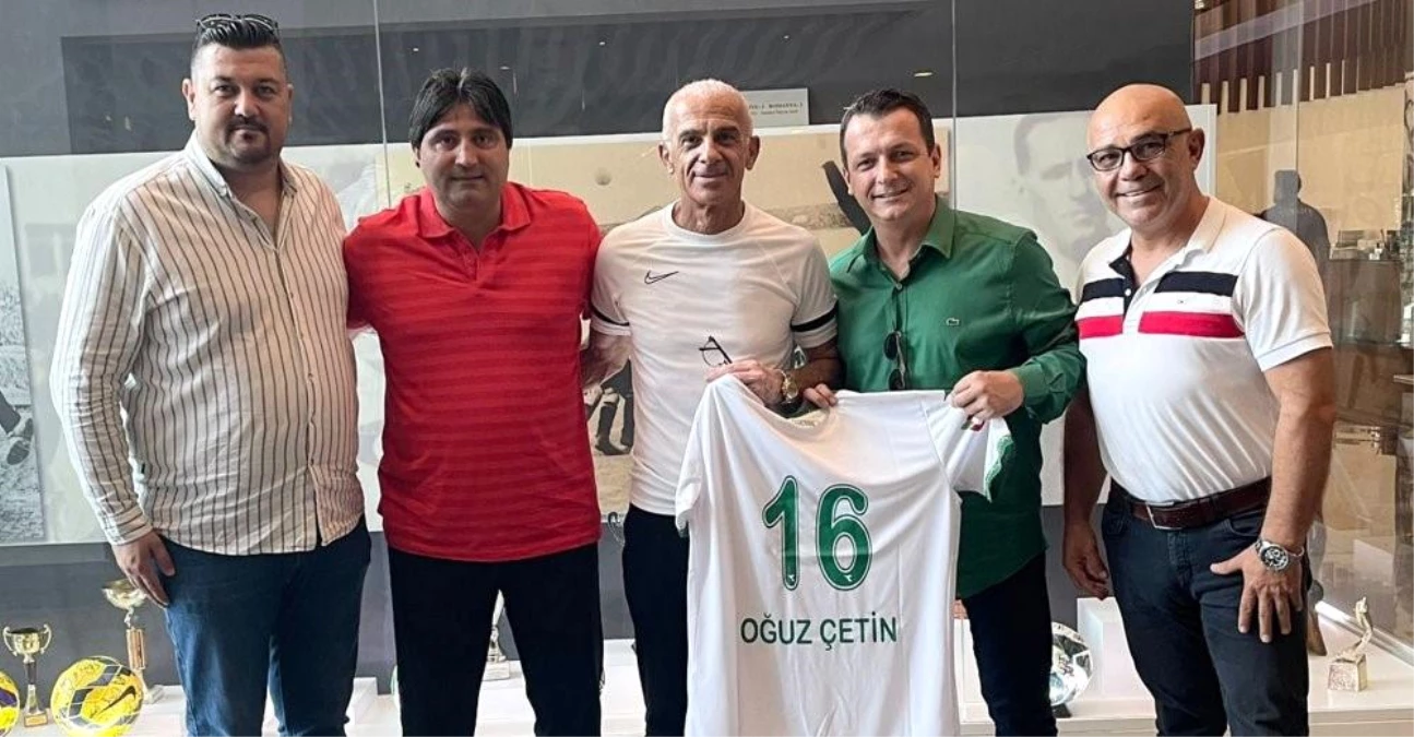 Bursaspor Kulübü, Türkiye Futbol Federasyonu Futbol Gelişim Direktörü Oğuz Çetin\'e ziyarette bulundu