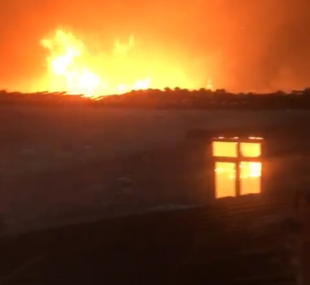 Çanakkale'de alevlerin ulaştığı Yağcılar köyü tahliye edildi! Onlarca ev alev alev yanıyor