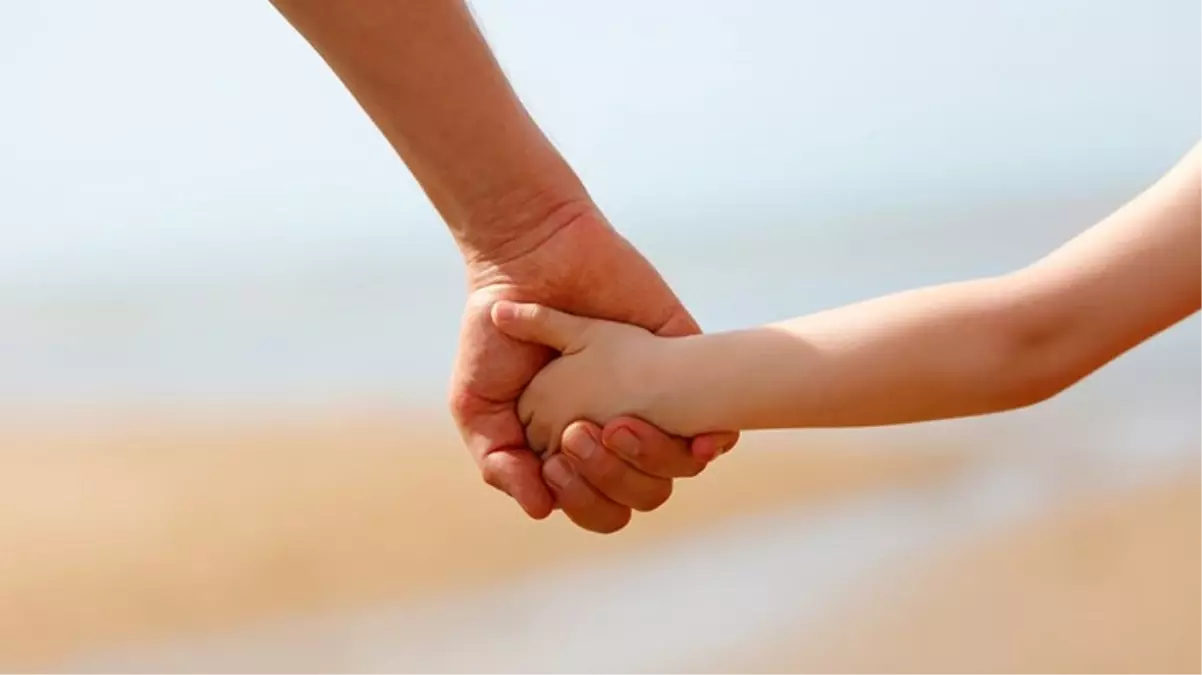 Çin\'de bir aile, 17 yıldır aradıkları kızlarını karşı apartmanda buldu 