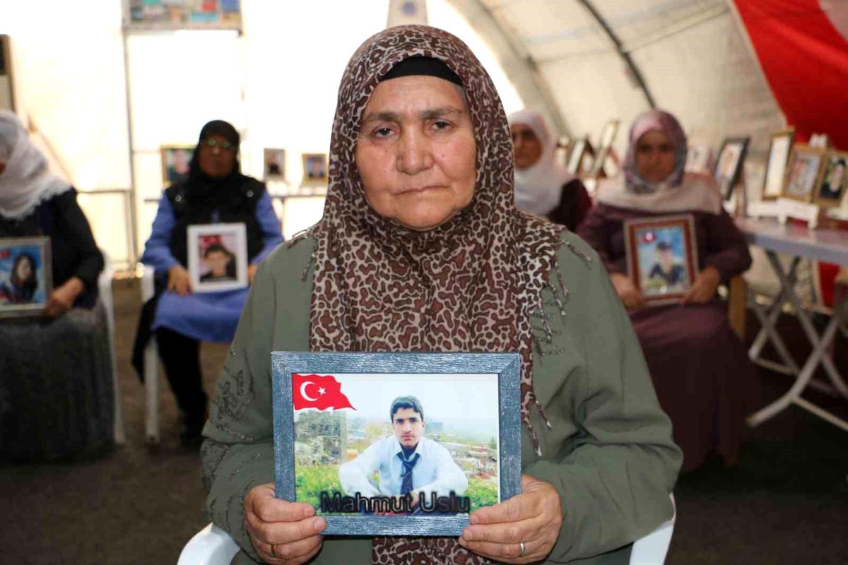 PKK Tarafından Kaçırılan Çocuklar İçin Ailelerin Evlat Nöbeti Devam Ediyor
